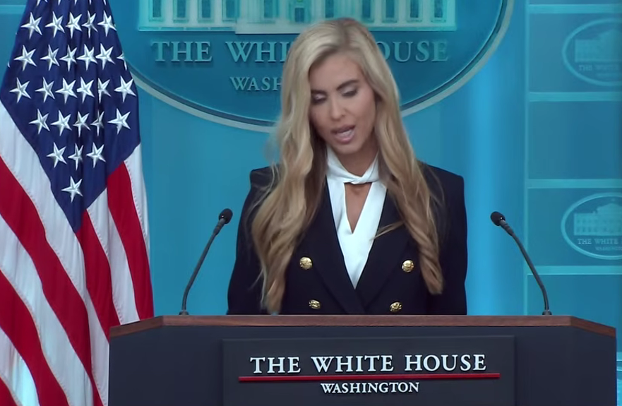 Secretaria de prensa de la Casa Blanca sale del puesto a cinco días de haber sido nombrada
